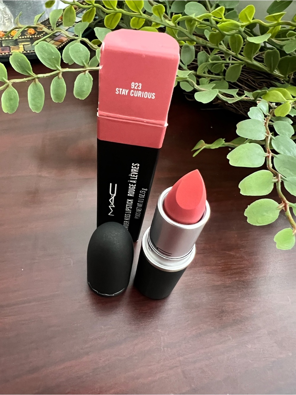 MAC Cosmetics 923 Stay Curious - Pink Coral Lipstick